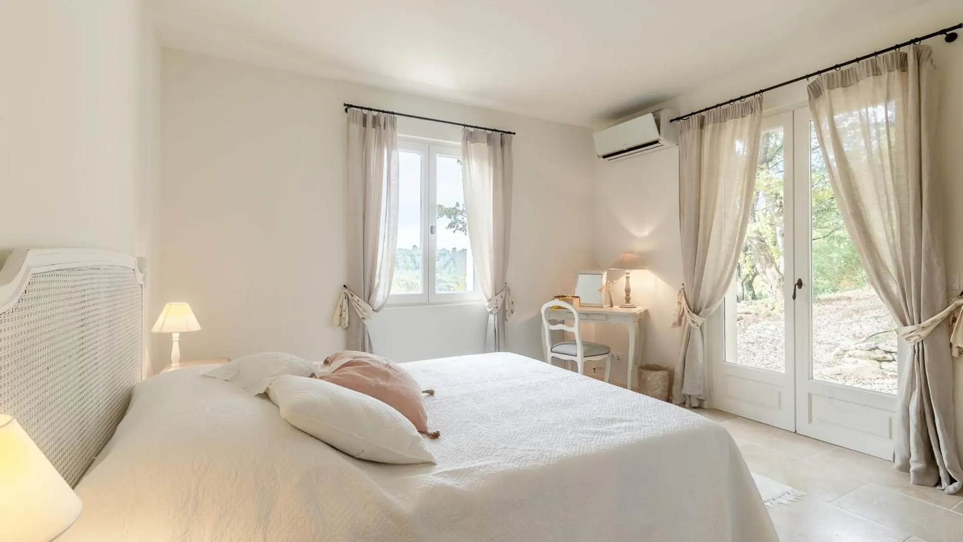 Holiday home La Belle Echappee Holiday Rental With Pool In Menerbes
