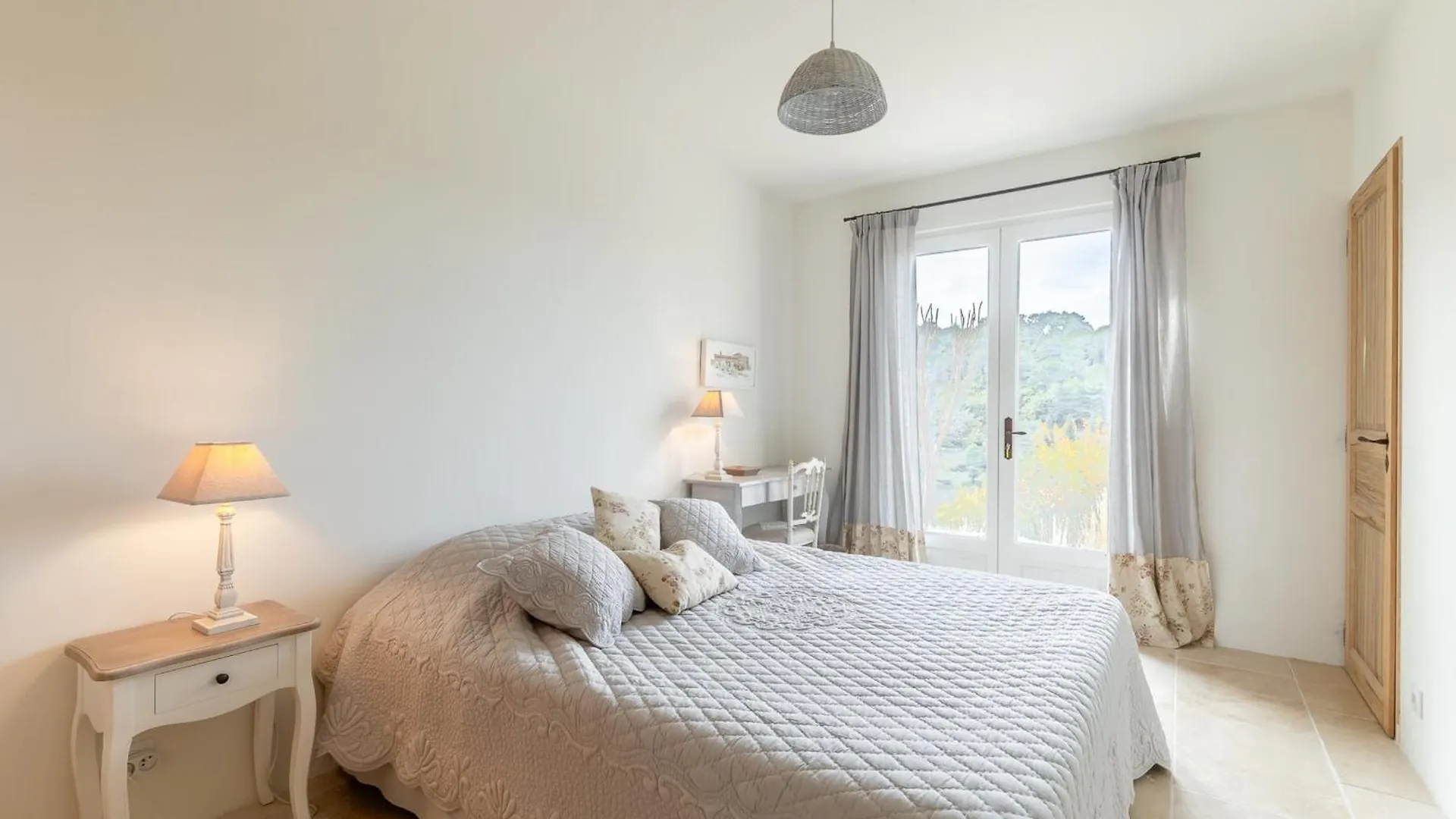 Holiday home La Belle Echappee Holiday Rental With Pool In Menerbes