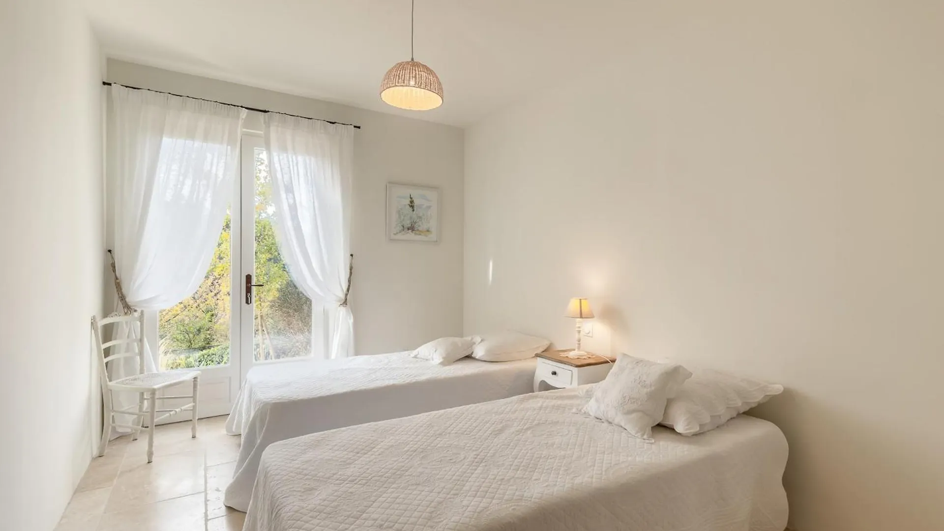 La Belle Echappee Holiday Rental With Pool In Menerbes