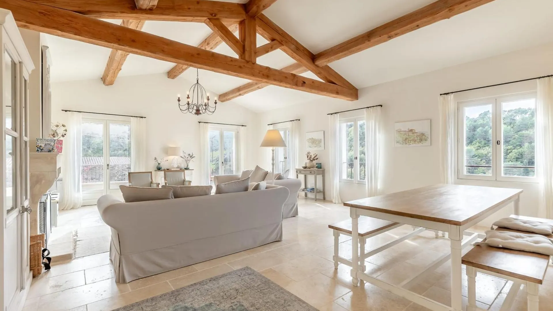 La Belle Echappee Holiday Rental With Pool In Menerbes Holiday home