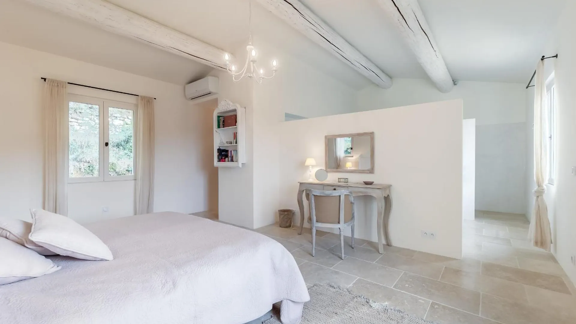 La Belle Echappee Holiday Rental With Pool In Menerbes Holiday home